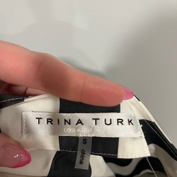 Trina Turk Black and White Striped Women's Belted V Neck Top Small - Picture 4 of 5